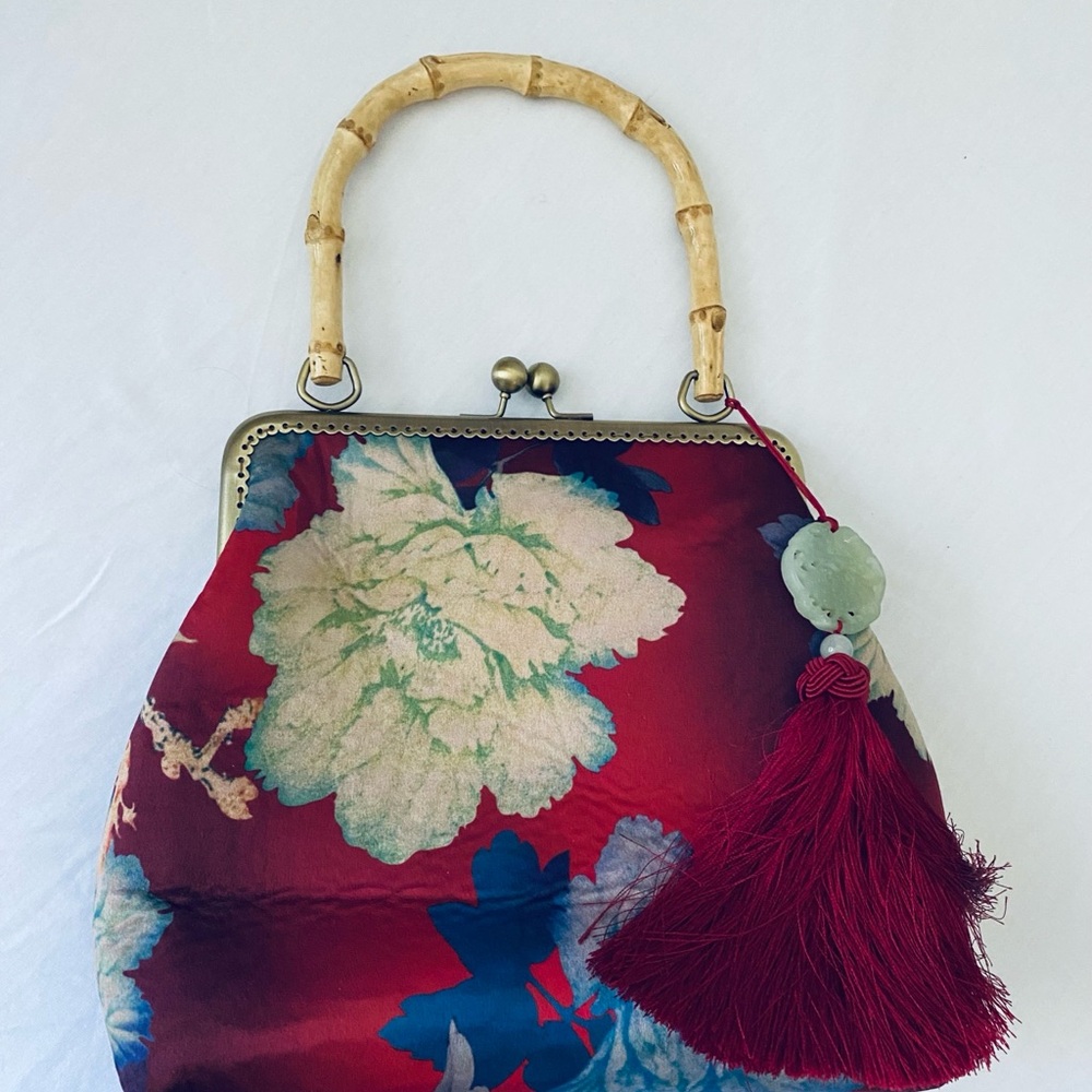 Elegant Floral Clutch with Bamboo Handle